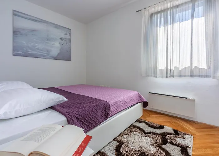 Ruzica * 茨里克韦尼察